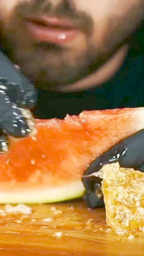 欧美网红吃瓜,揭秘娱乐圈最新“瓜田”事件 欧美网红吃瓜,揭秘娱乐圈最新“瓜田”事件